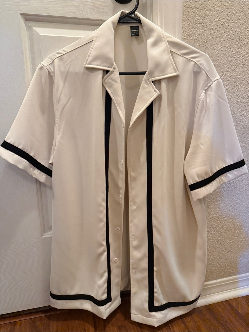 Men's Cream Short-Sleeve Button-Down Shirt with Black Trim